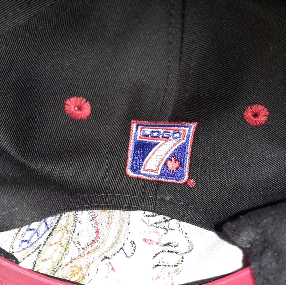 Vintage BLACKHAWKS Hat - Picture 6 of 6